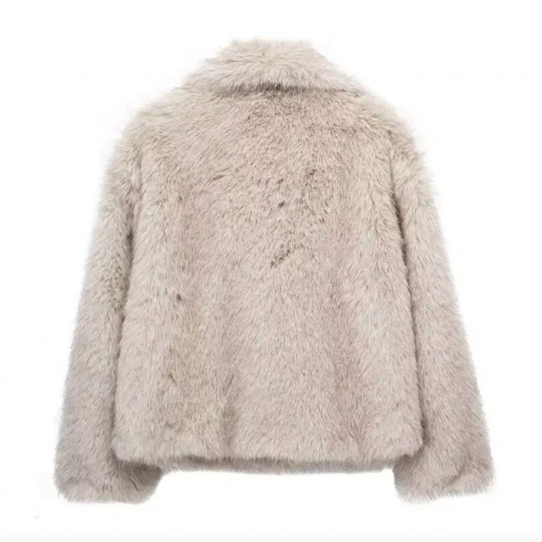 Yara | Fashionable Fluffy Donsjas voor Dames